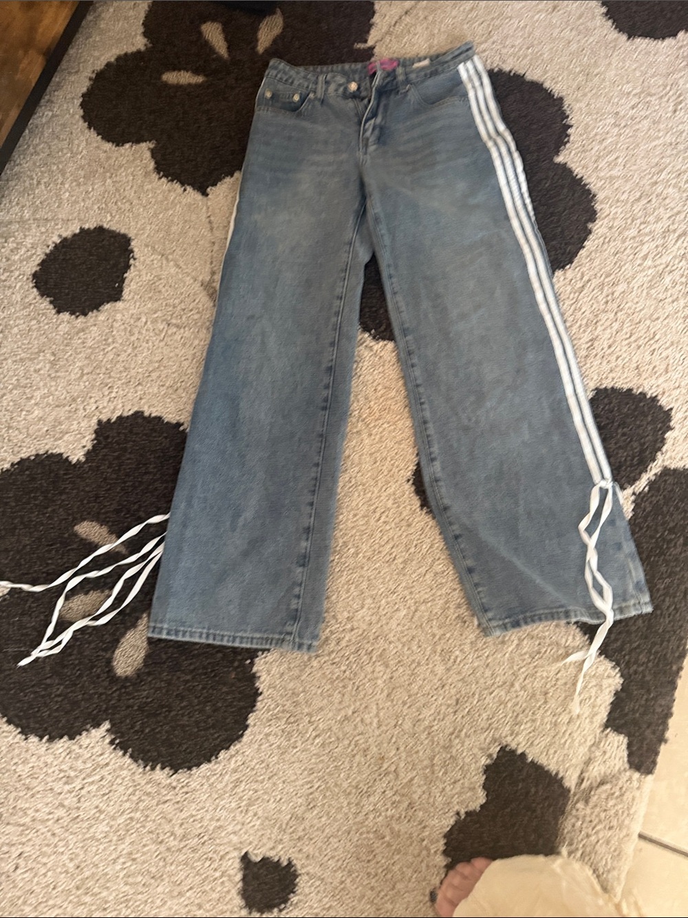 Edikted Light Blue Wide-Leg Jeans with White Side Stripes